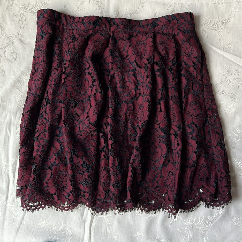 BR Skirt Classic look cranberry lace over navy skirt zipper in back. Gorgeous!